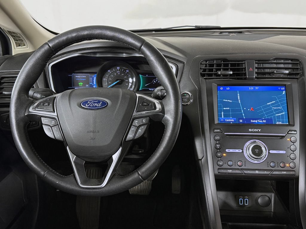Used 2019 Ford Fusion Energi Titanium FWD image 33