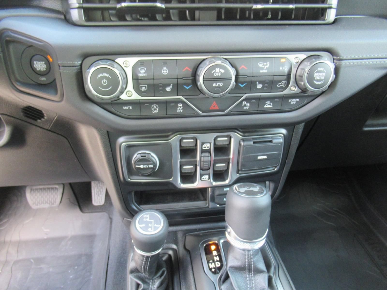 New 2026 Jeep Wrangler Unlimited Sahara AWD/4WD image 26