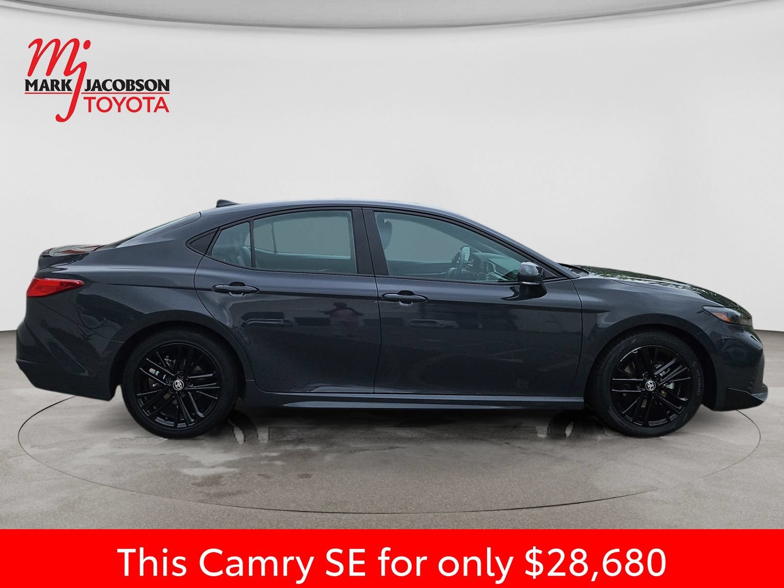 Used 2025 Toyota Camry SE FWD image 7