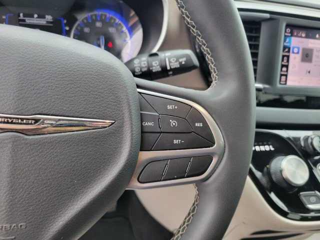 Used 2023 Chrysler Voyager LX FWD image 13