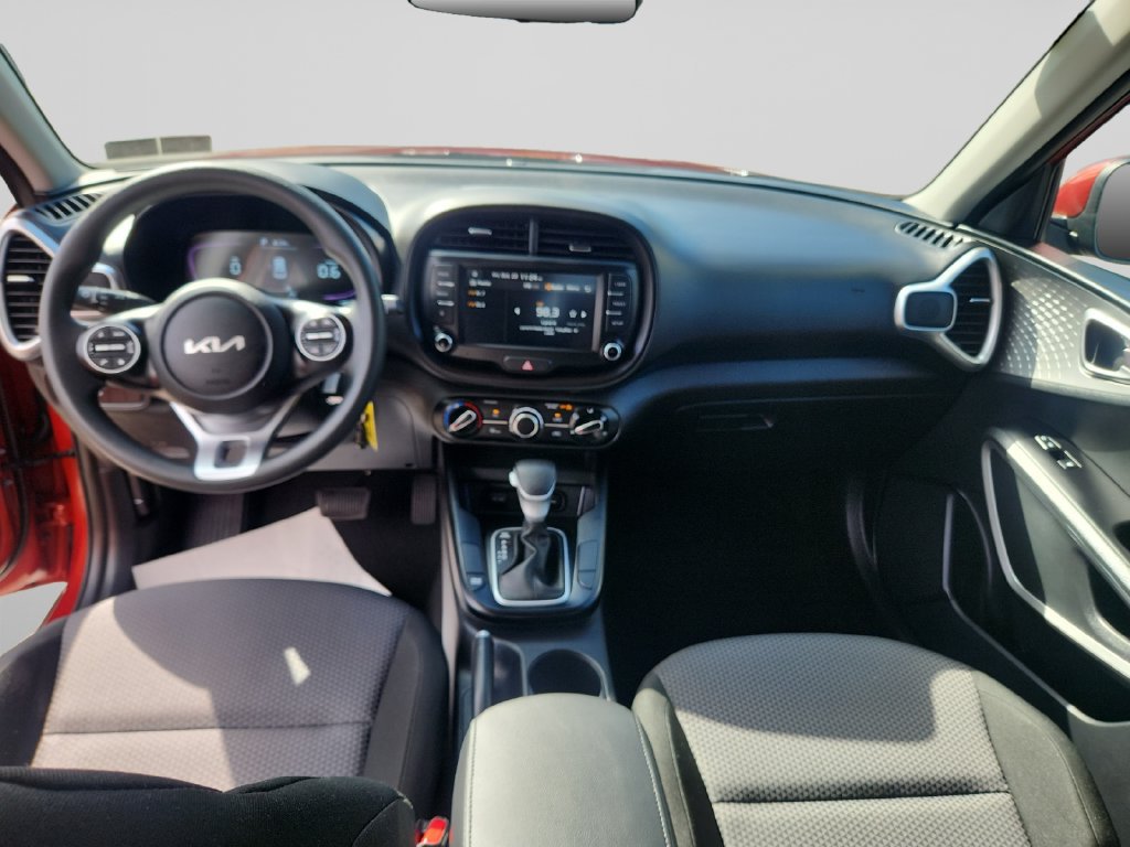 Certified 2024 Kia Soul LX w/ LX Technology Package FWD image 20