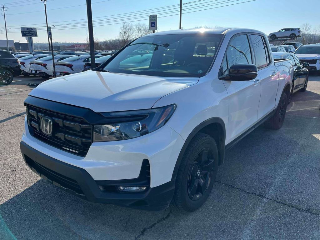 Used 2025 Honda Ridgeline Black Edition image 4
