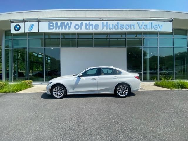 Used 2024 BMW 330i xDrive Sedan w/ Premium Package AWD/4WD image 1