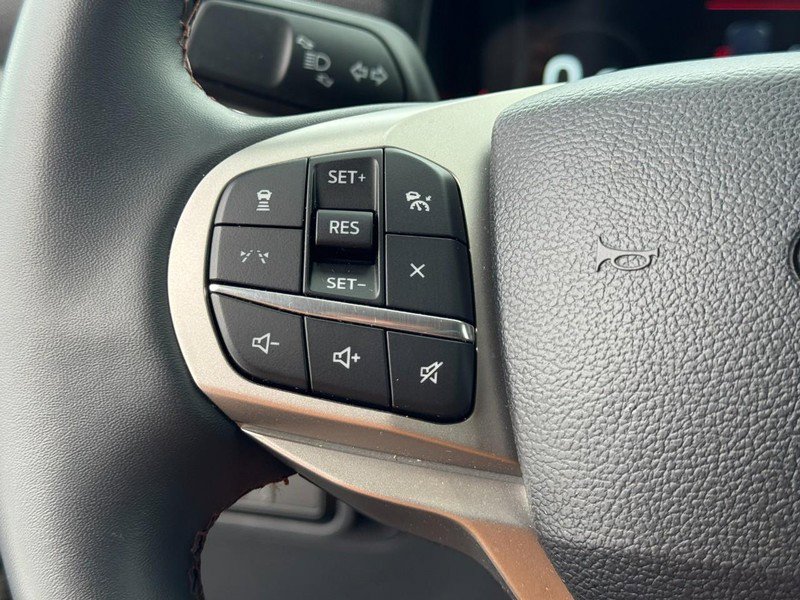 Used 2025 Ford Explorer Active image 18