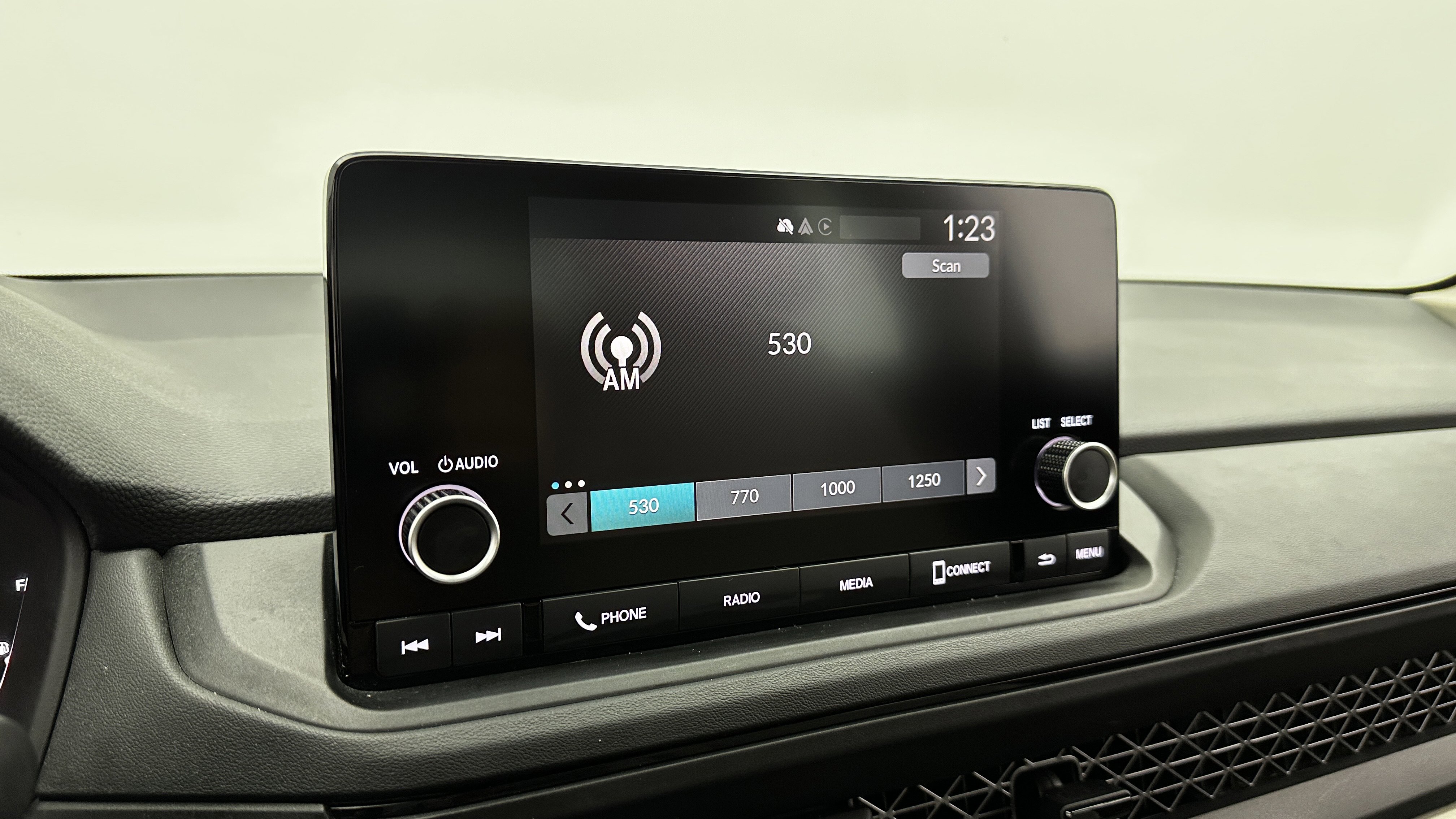 Used 2025 Honda Accord LX image 14