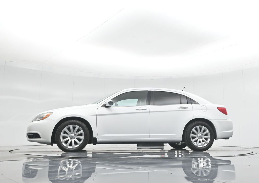 Used 2014 Chrysler 200 Limited image 7