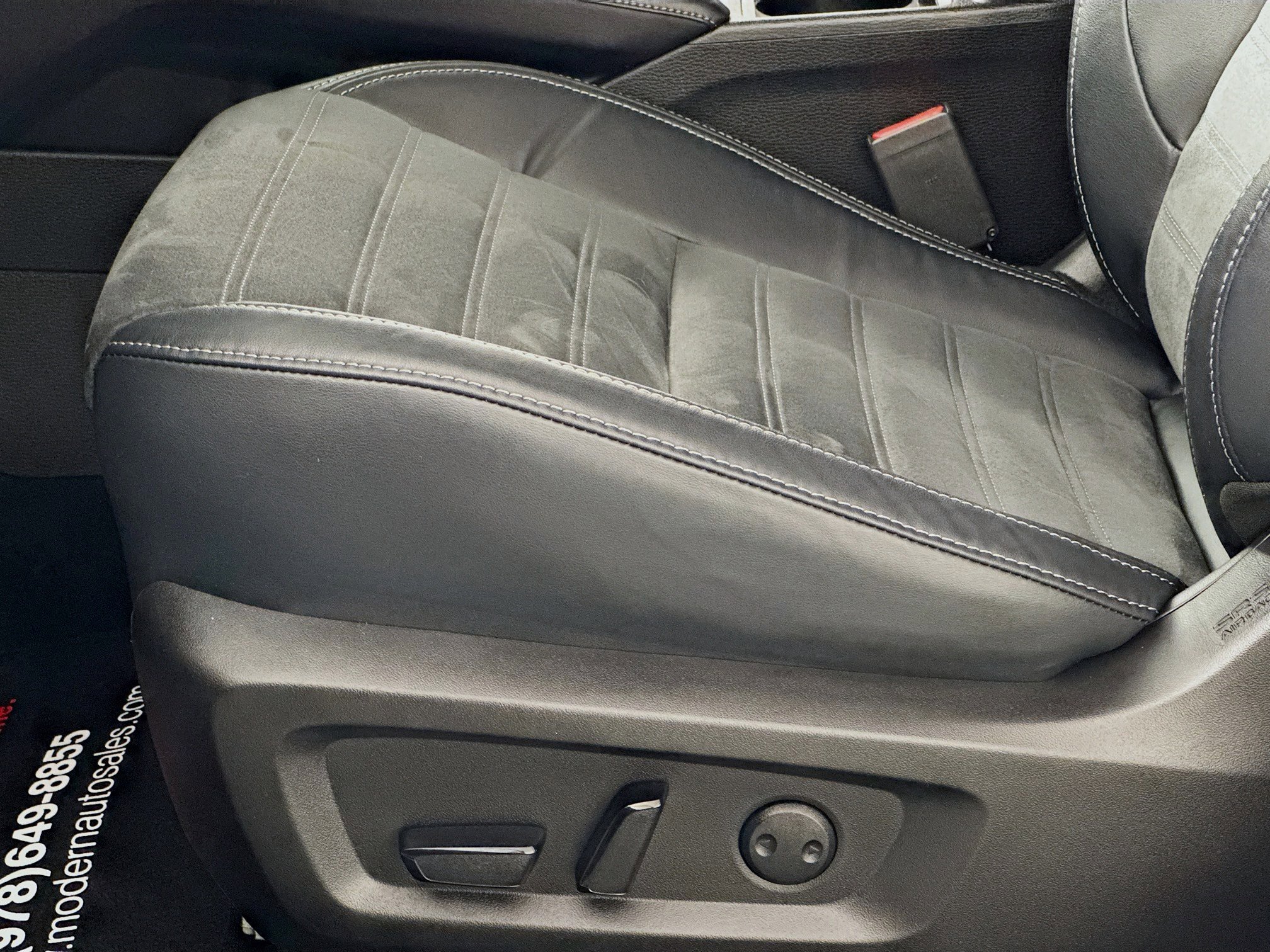Used 2023 Mitsubishi Outlander 4WD Plug-In Hybrid image 20