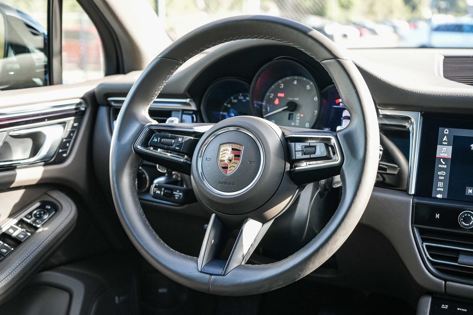 Used 2022 Porsche Macan S AWD/4WD image 14