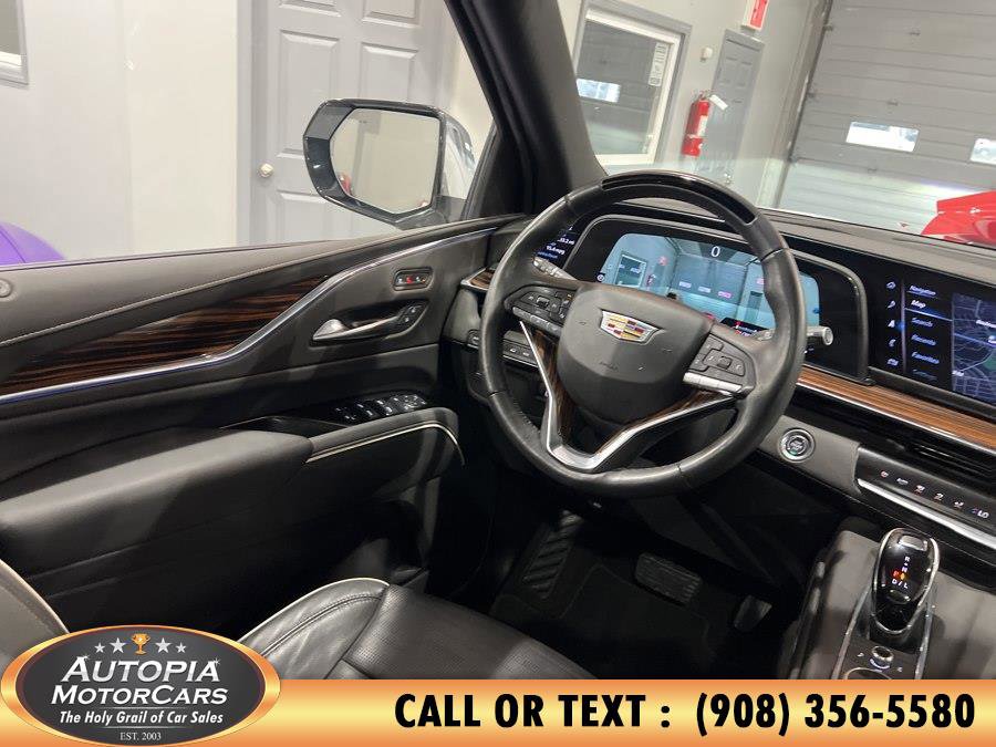 Used 2024 Cadillac Escalade Premium Luxury image 29