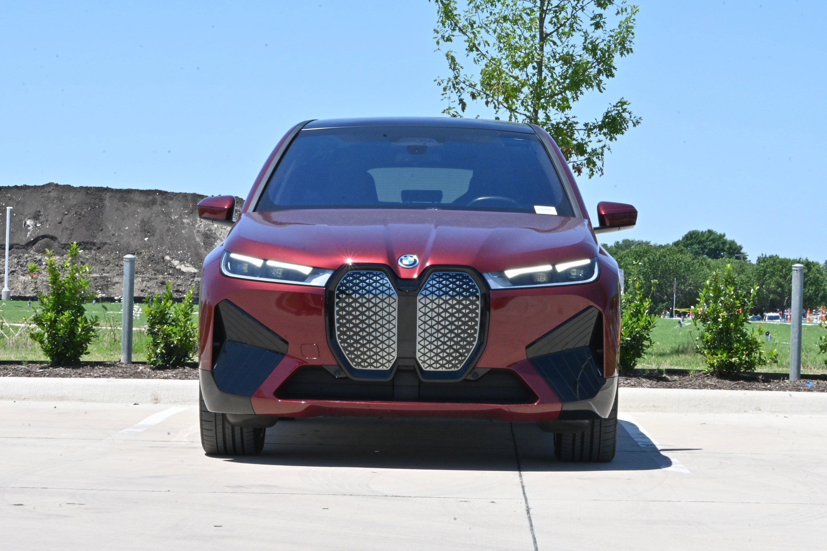 Certified 2025 BMW iX xDrive50 AWD/4WD image 3