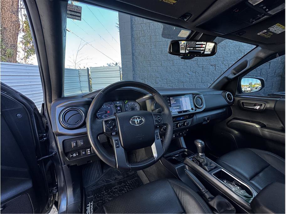 Used 2022 Toyota Tacoma TRD Sport w/ TRD Premium Sport Package AWD/4WD image 14