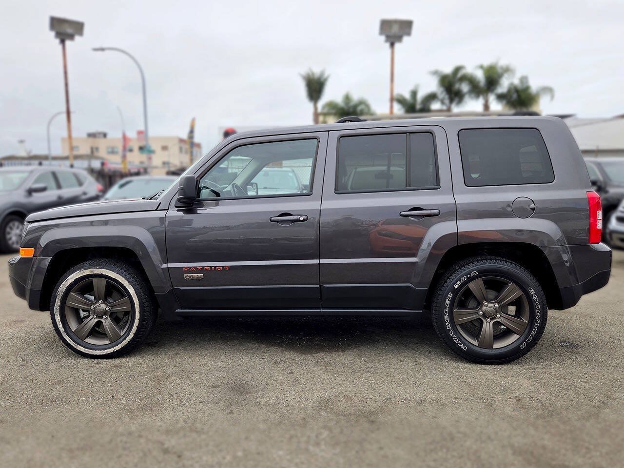 Used 2016 Jeep Patriot 75th Anniversary w/ Power Value Group FWD image 7