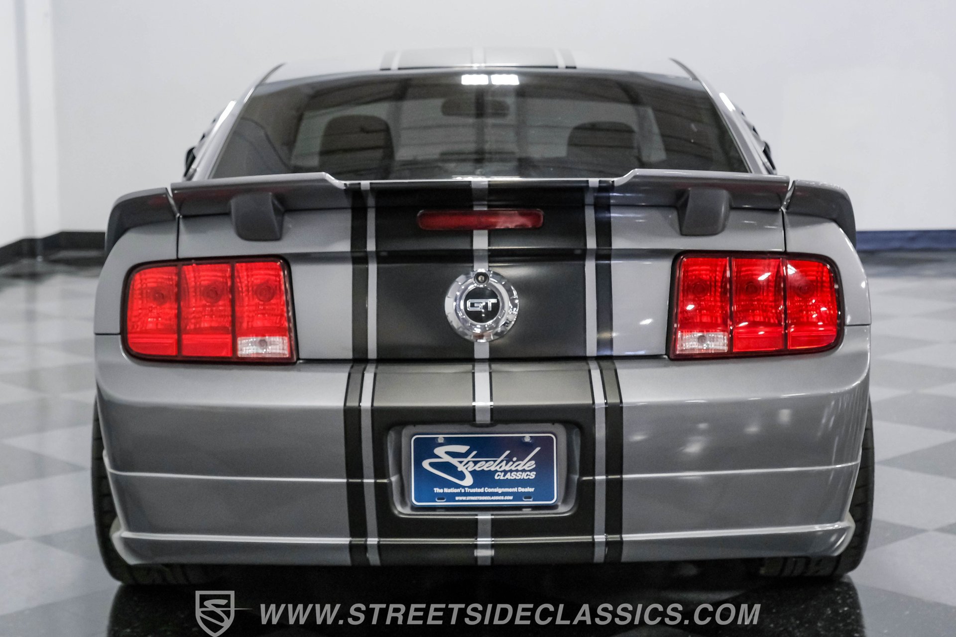 Used 2006 Ford Mustang GT image 10