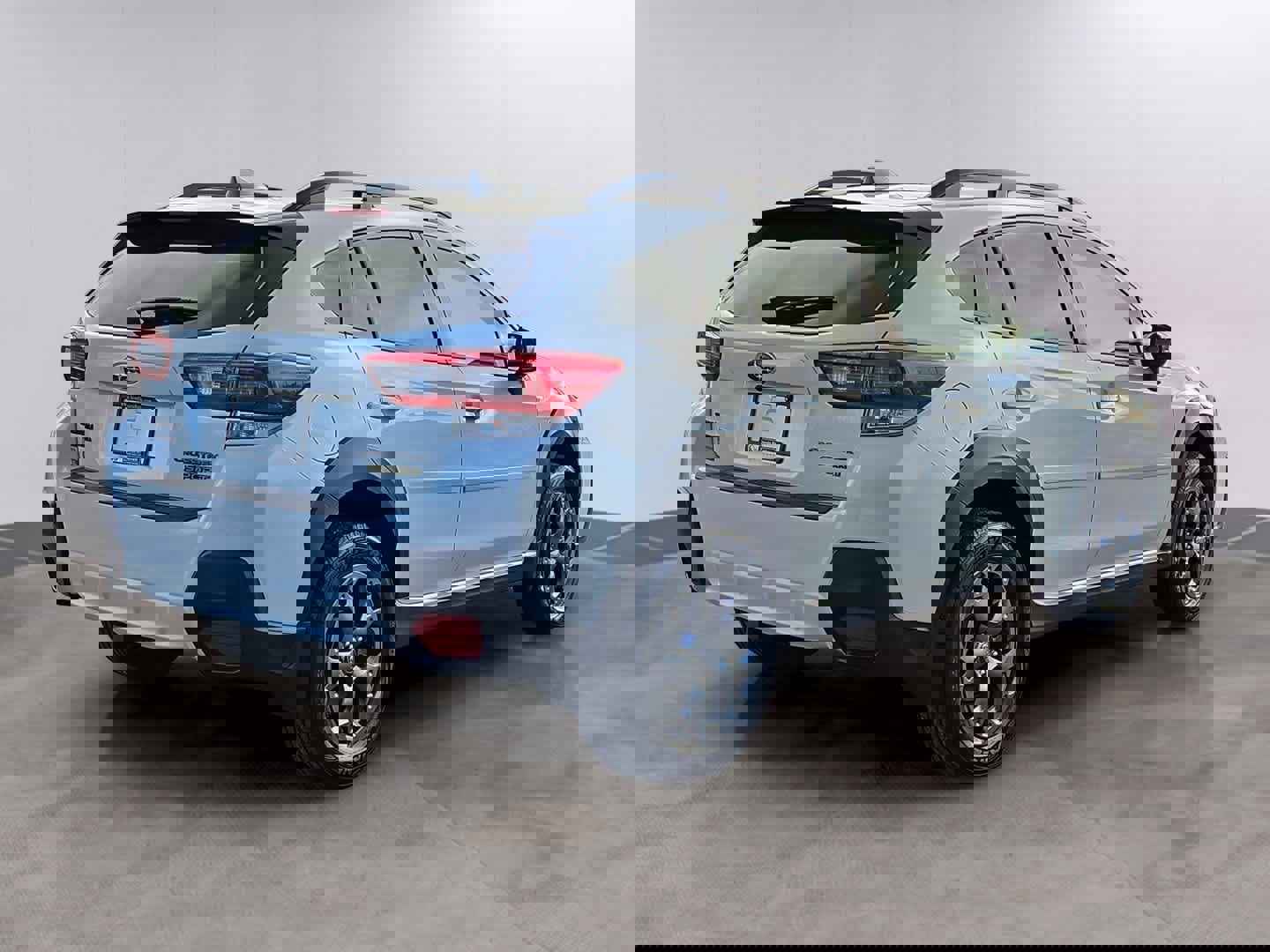 Used 2022 Subaru Crosstrek 2.5i Sport w/ Moonroof Package image 2