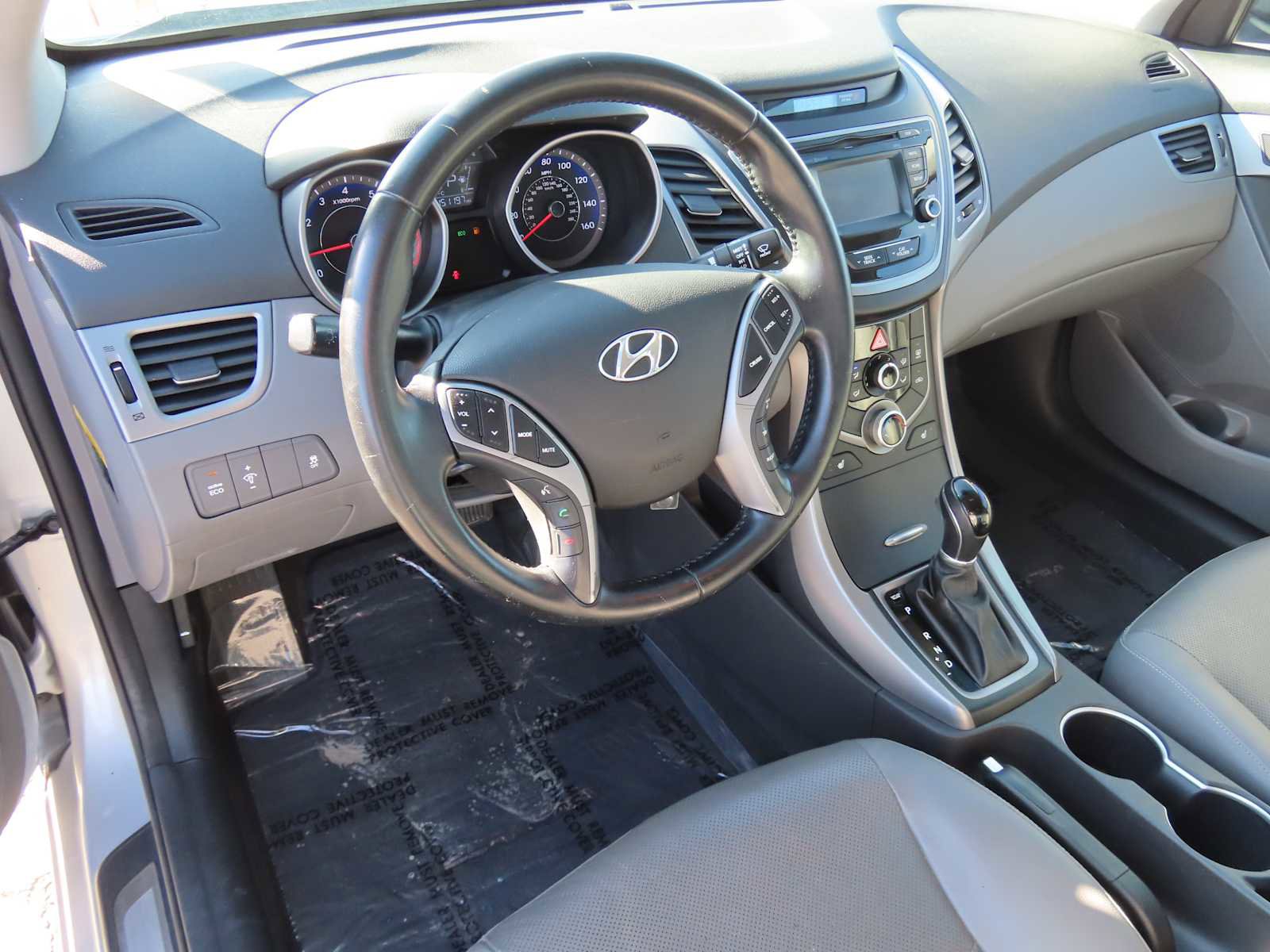 Used 2015 Hyundai Elantra Limited image 2