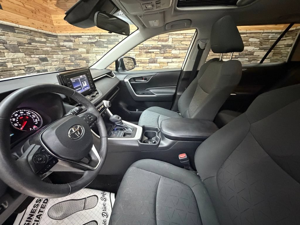 Used 2020 Toyota RAV4 XLE w/ Convenience Package AWD/4WD image 11