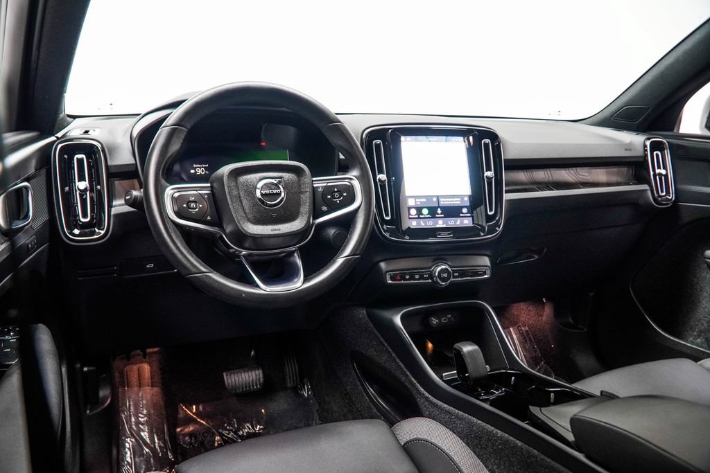 Used 2023 Volvo C40 Recharge Core AWD/4WD image 19