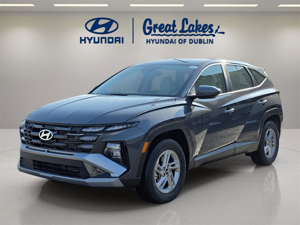 Used 2025 Hyundai Tucson SE image 1