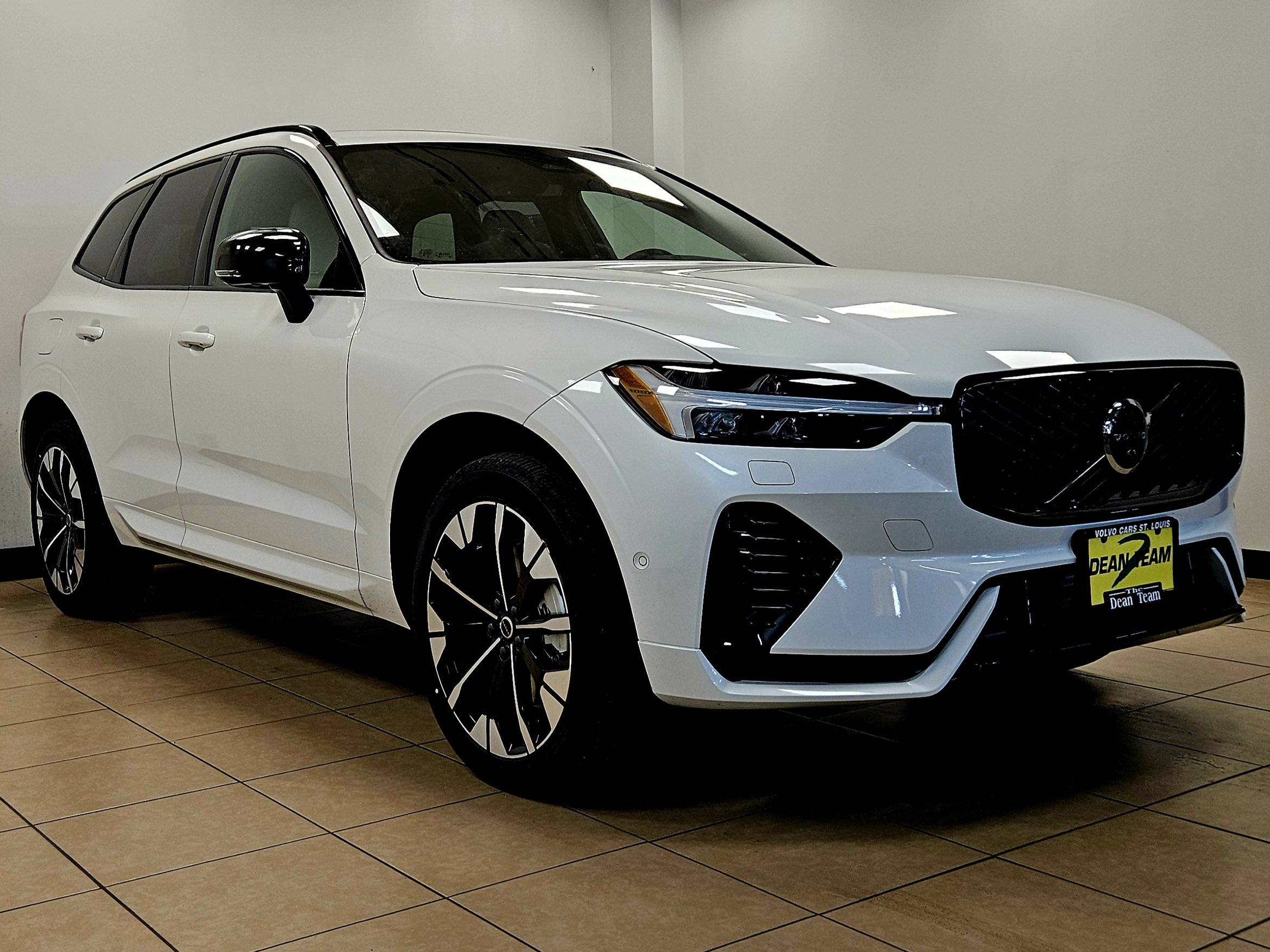 New 2026 Volvo XC60 T8 Plus w/ Protection Package Premier AWD/4WD image 3