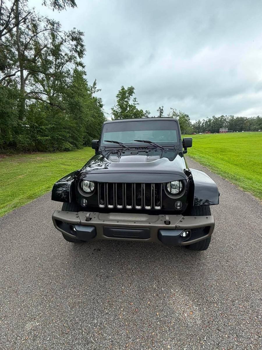 Used 2017 Jeep Wrangler Unlimited Sahara AWD/4WD image 7