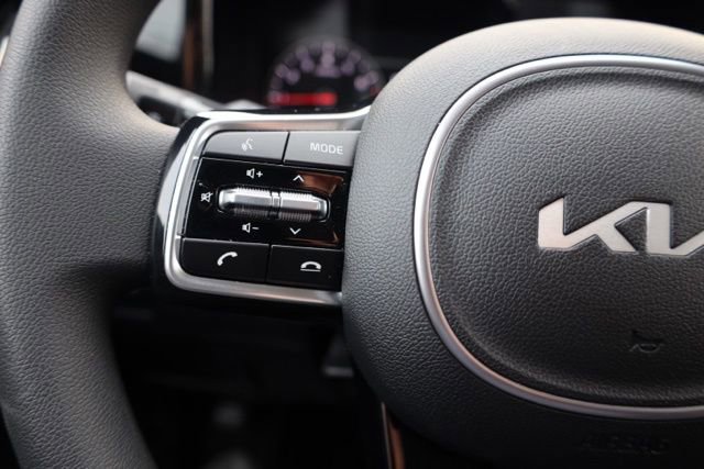 Used 2022 Kia Sorento LX image 25