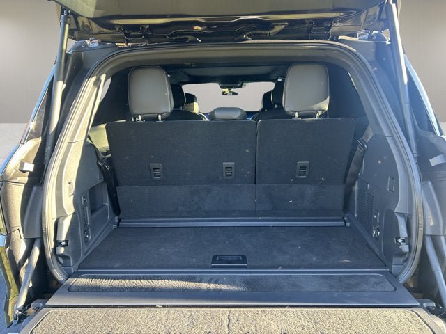 New 2027 Lincoln Navigator Reserve w/ Jet Appearance Package AWD/4WD image 7