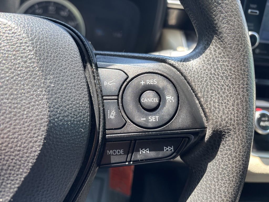 Used 2021 Toyota Corolla LE FWD image 18