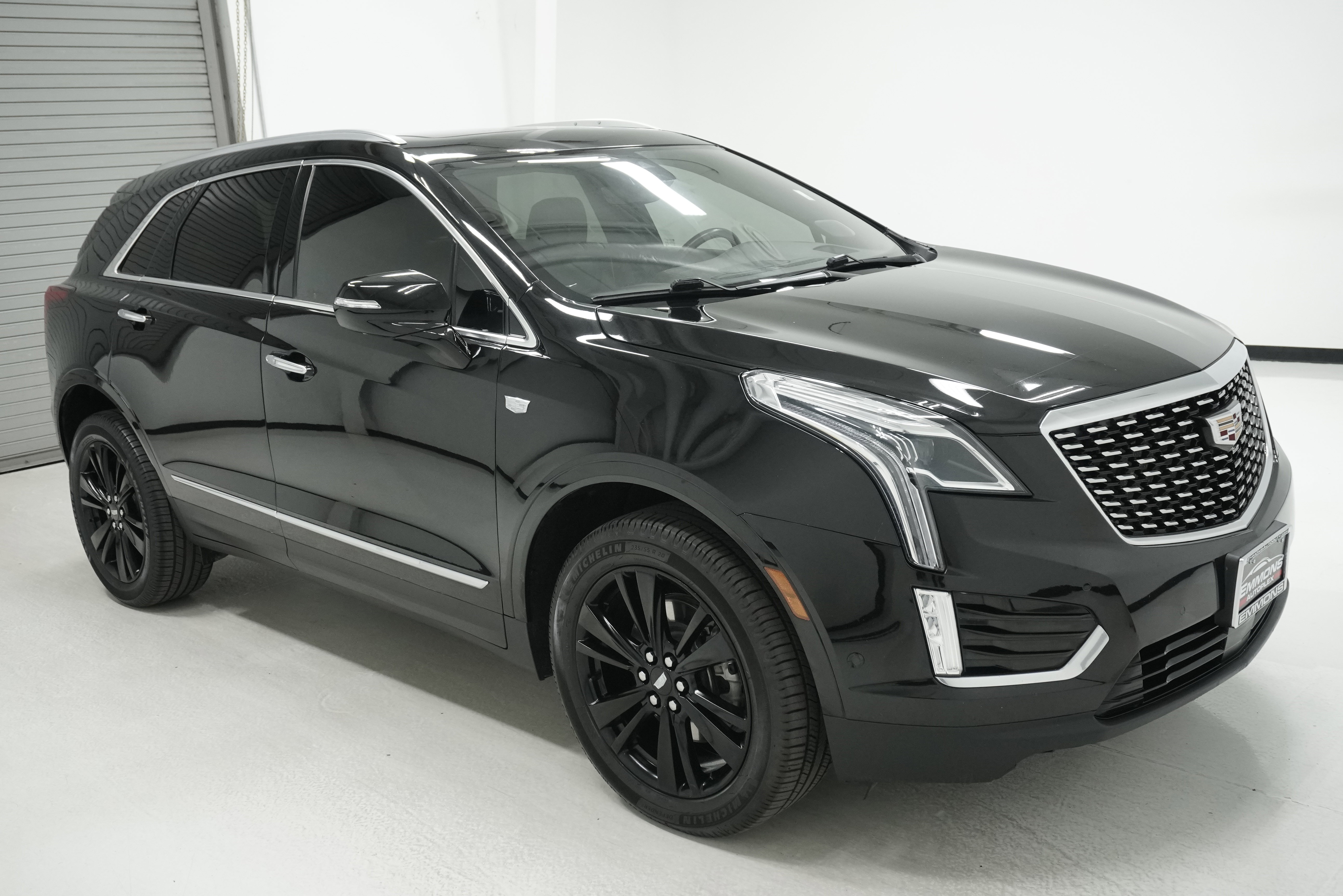 Used 2022 Cadillac XT5 Premium Luxury w/ Technology Package FWD image 3
