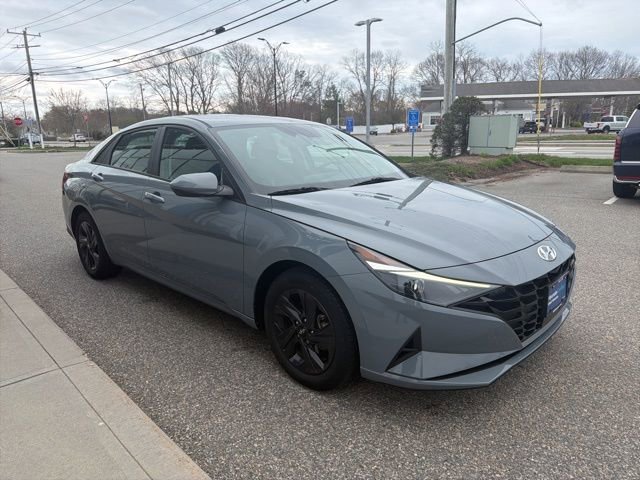 Certified 2022 Hyundai Elantra SEL w/ Convenience Package image 12