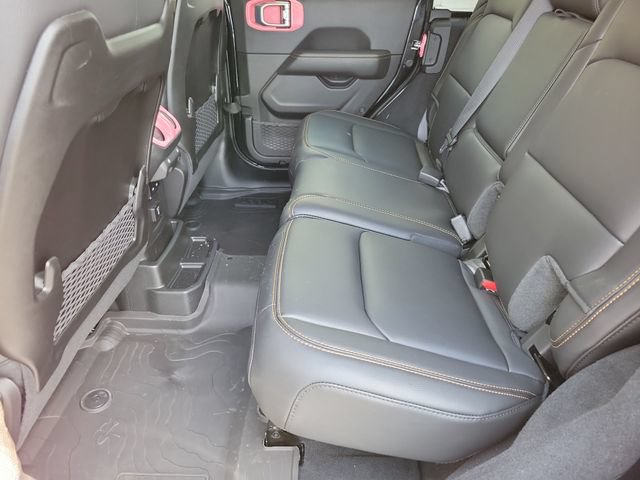 Used 2026 Jeep Wrangler Unlimited Sahara w/ Safety Group AWD/4WD image 16