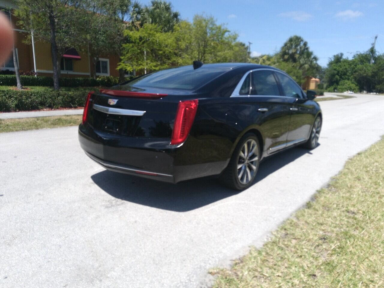 Used 2016 Cadillac XTS w/ Rear Seat Comfort Package image 4