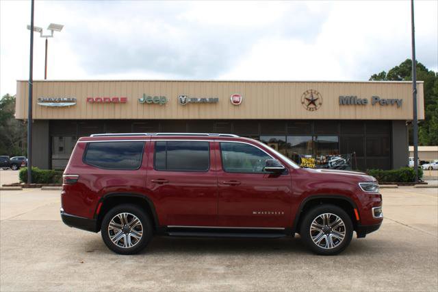 Certified 2024 Jeep Wagoneer Series II w/ Flexible Seating Group image 5