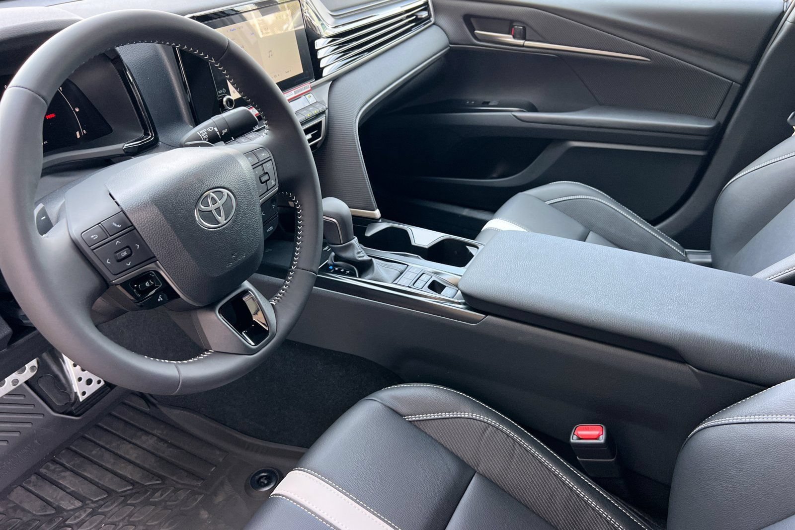New 2026 Toyota Camry SE w/ Convenience Package FWD image 9