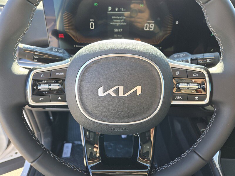 New 2025 Kia Sorento S image 10