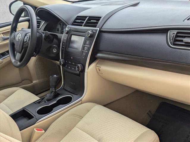 Used 2015 Toyota Camry LE w/ Four Season Floor Mat Package image 19