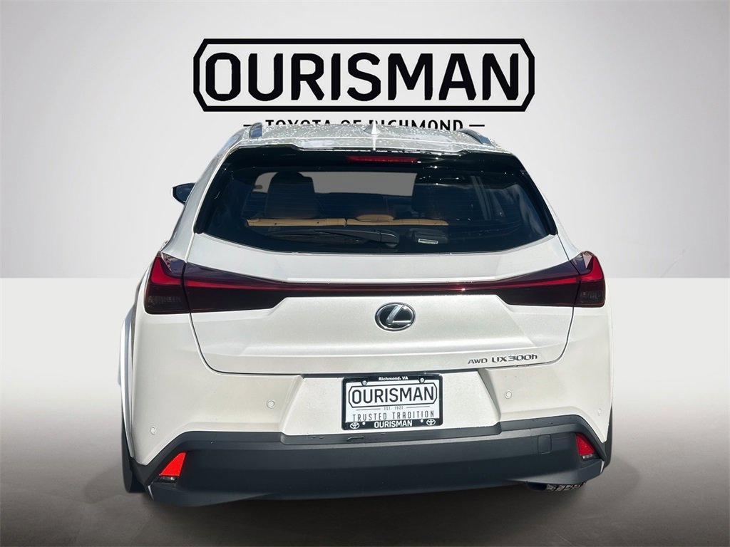 Used 2025 Lexus UX 300h AWD image 4