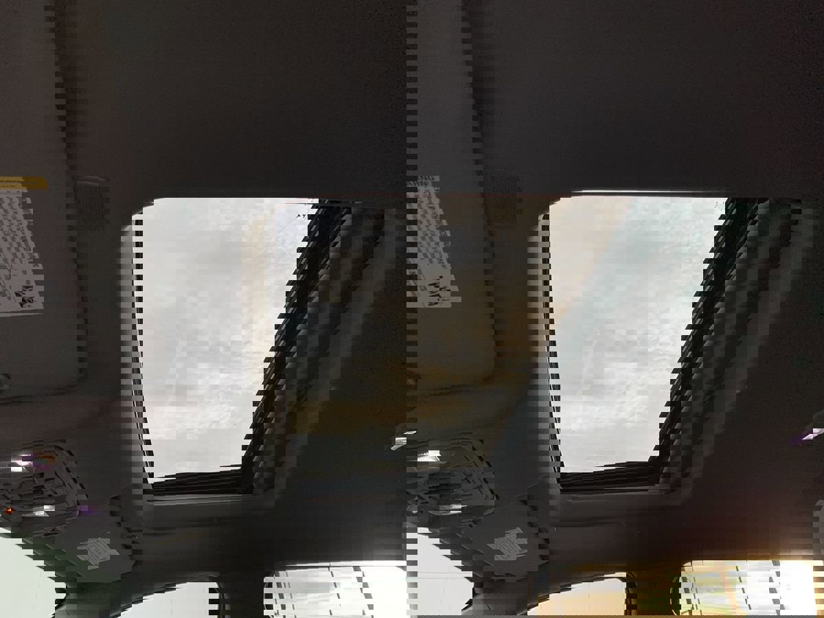 Used 2022 GMC Sierra 1500 SLT w/ SLT Convenience Package image 28