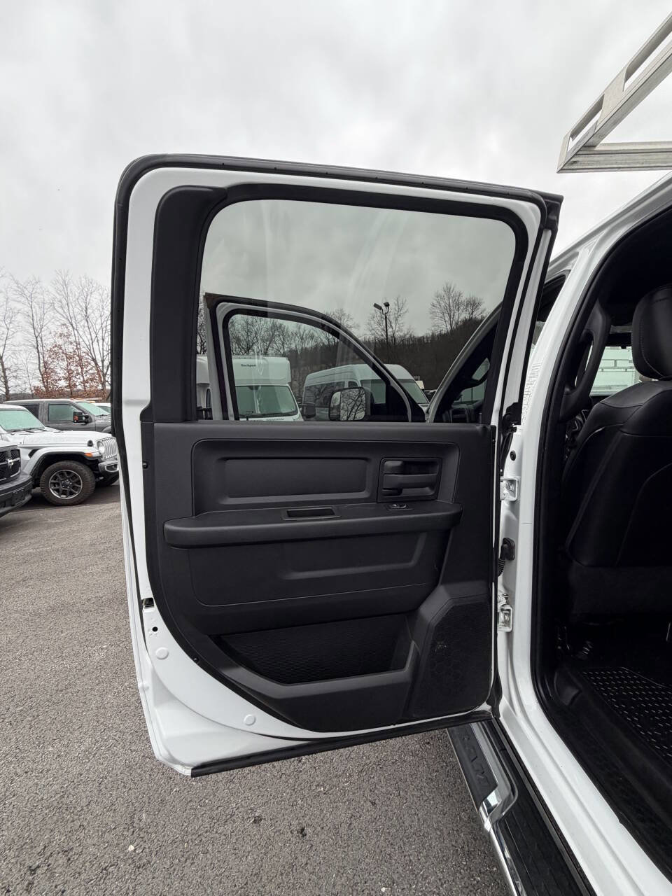 Used 2022 RAM 2500 Tradesman w/ Chrome Appearance Group image 57