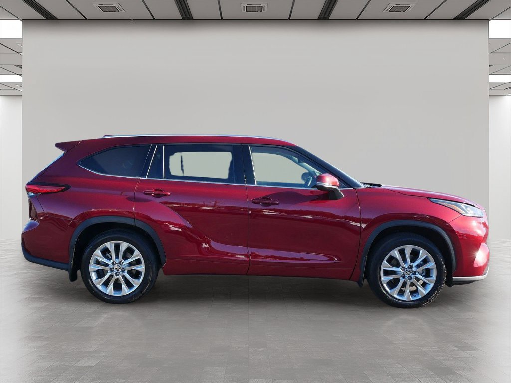 Used 2021 Toyota Highlander Limited AWD/4WD image 7