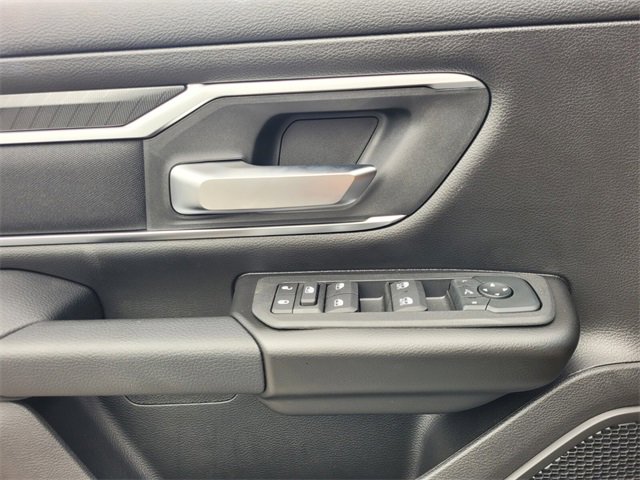 New 2026 RAM 1500 4x4 Crew Cab image 24