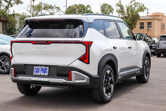 New 2027 Kia Seltos EX FWD image 16