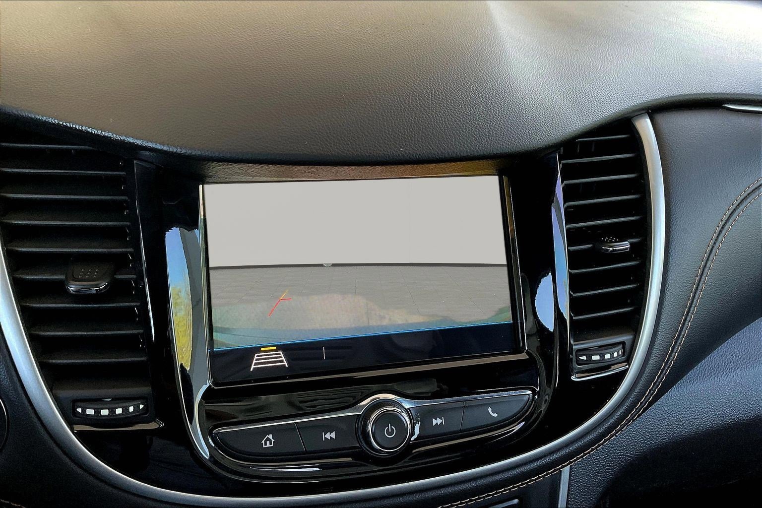 Used 2019 Chevrolet Trax LT w/ LT Convenience Package FWD image 14