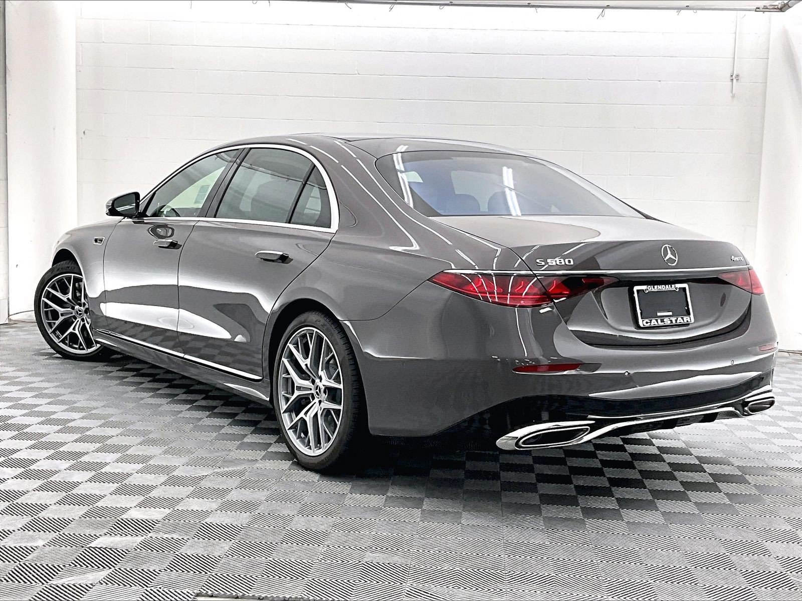 New 2027 Mercedes-Benz S 580 4MATIC Sedan image 2