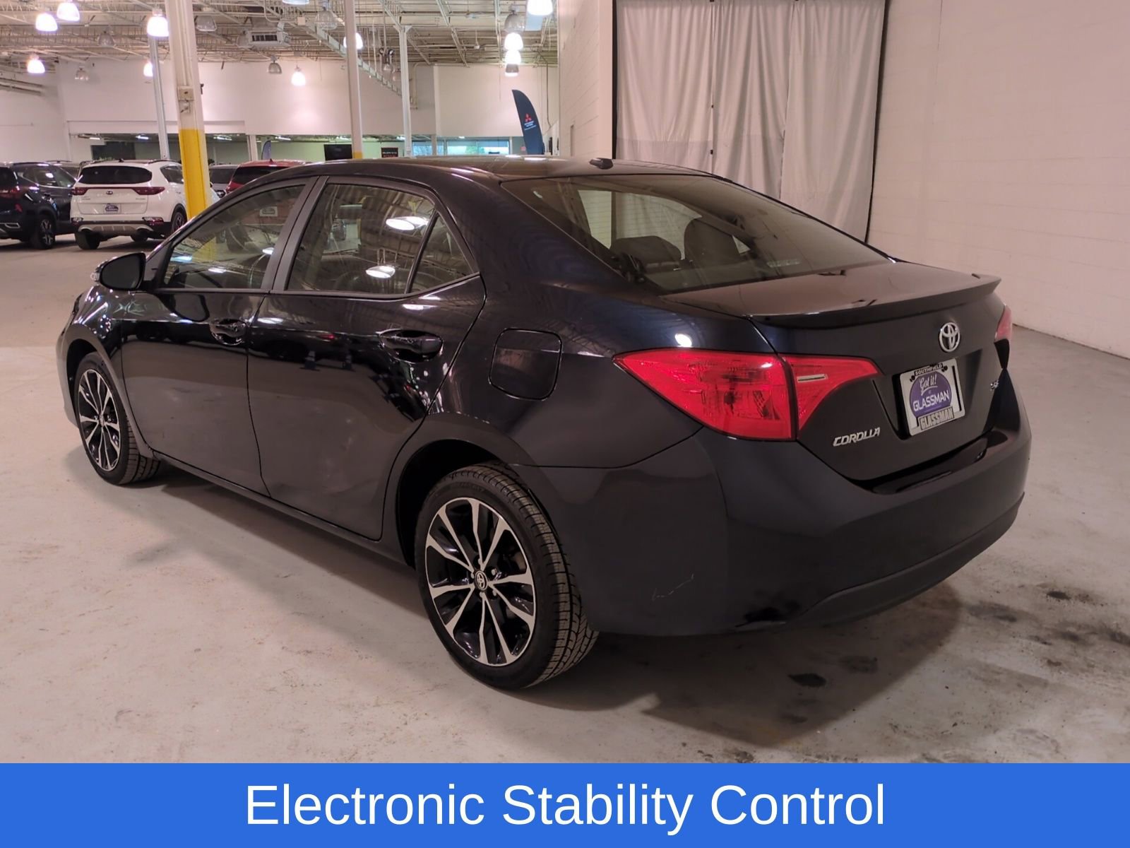 Used 2017 Toyota Corolla SE w/ SE Premium Package image 6