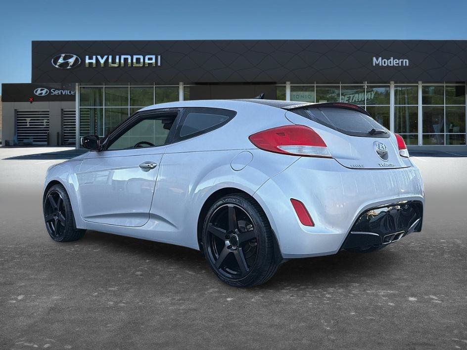 Used 2017 Hyundai Veloster Value Edition FWD image 7