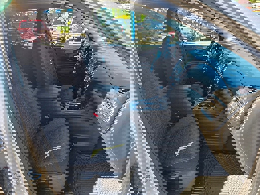 Used 2021 Chevrolet Equinox LT image 22