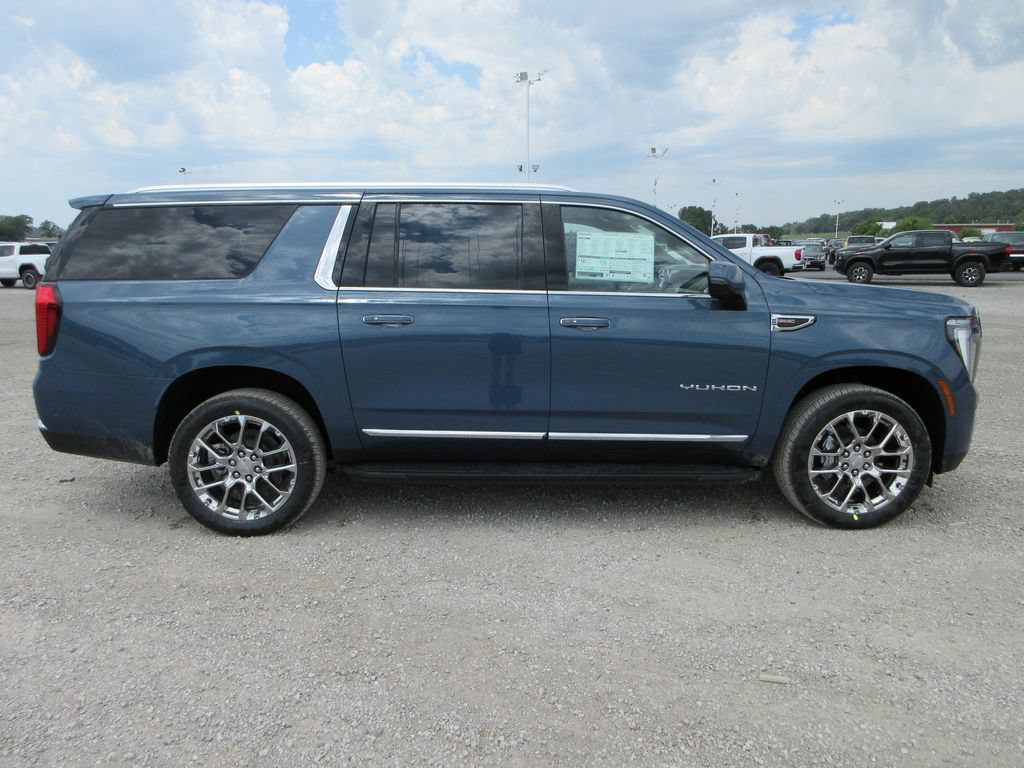 New 2026 GMC Yukon XL Elevation w/ Elevation Premium Package AWD/4WD image 3