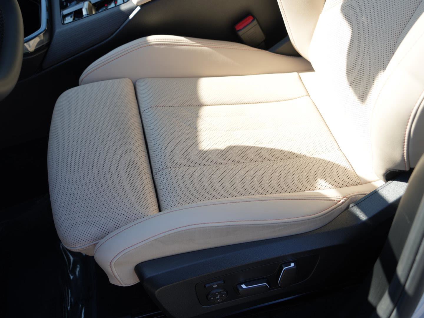 Used 2025 BMW X3 xDrive30i w/ Convenience Package image 10