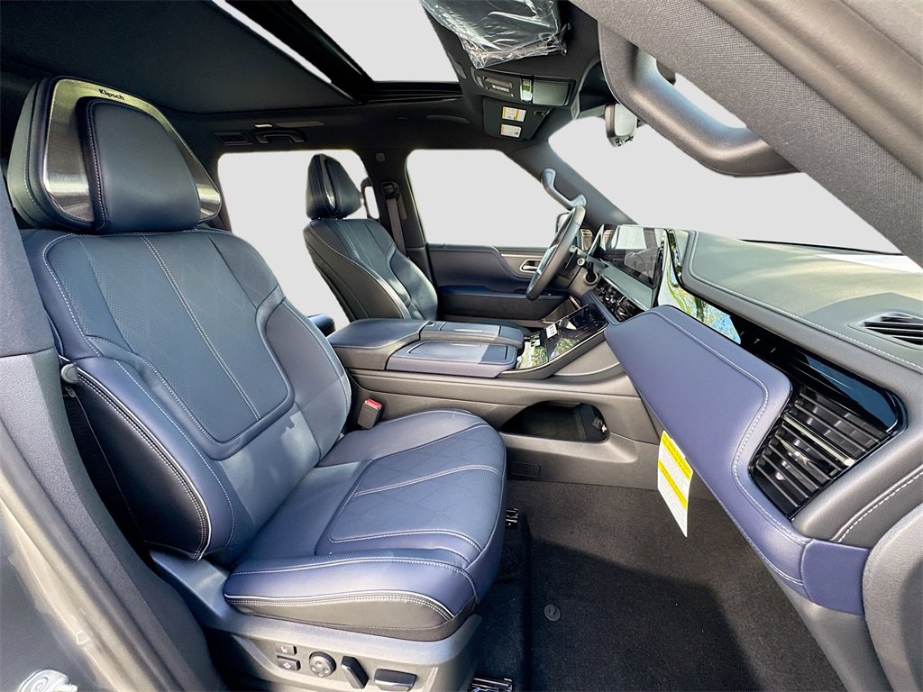 New 2026 INFINITI QX80 4WD w/ Sport Exterior Package image 31