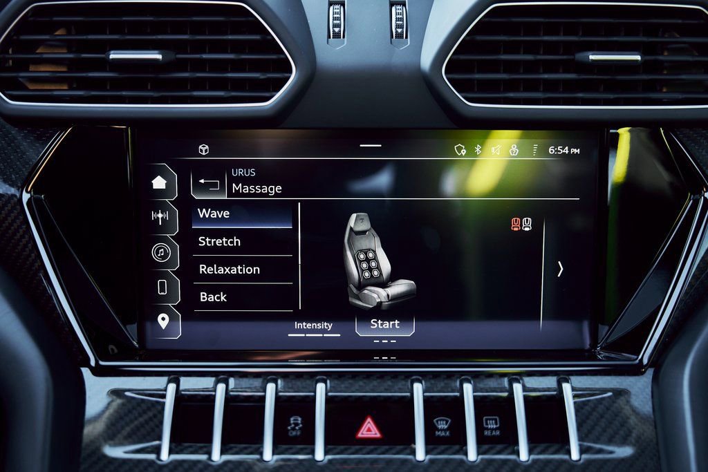 Used 2024 Lamborghini Urus Performante AWD/4WD image 82